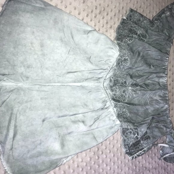 American Eagle Off The Shoulder Embroider Romper - Picture 6 of 7